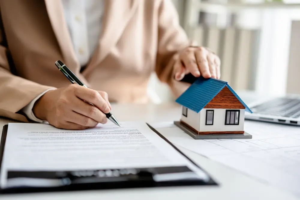 Conventional Loans vs. Jumbo Loans: Key Differences and Benefits